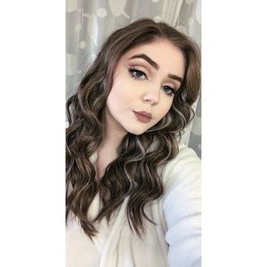 Meet your Posher, Chloe